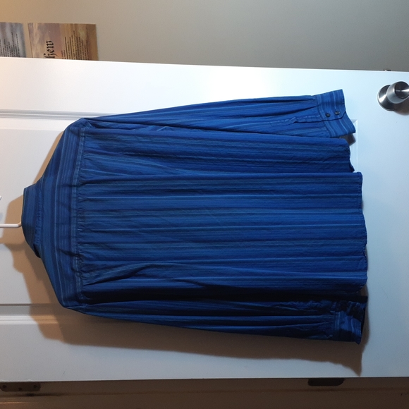 Gap Blue Pinstripe Button Down Shirt - Picture 3 of 4